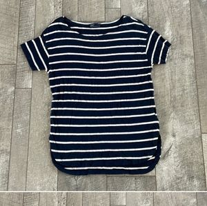 GAP striped blue & white tshirt